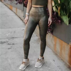 SPANX Faux Leather Croc‎ Shine Leggings Darkened Olive Slimming Size Small